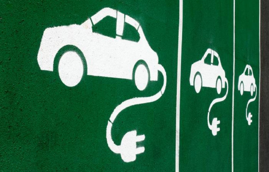 Dlaczego w Polsce wciąż nie ma miliona aut elektrycznych?