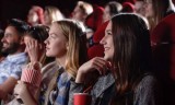 Teatrom ubyło widzów a przybyło zaległości
