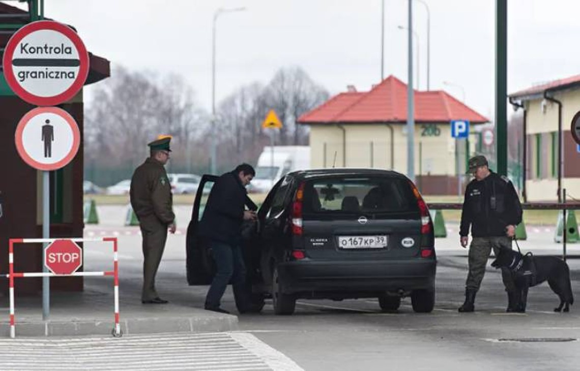 Kontrole na południowej granicy i zmiany na lotniskach