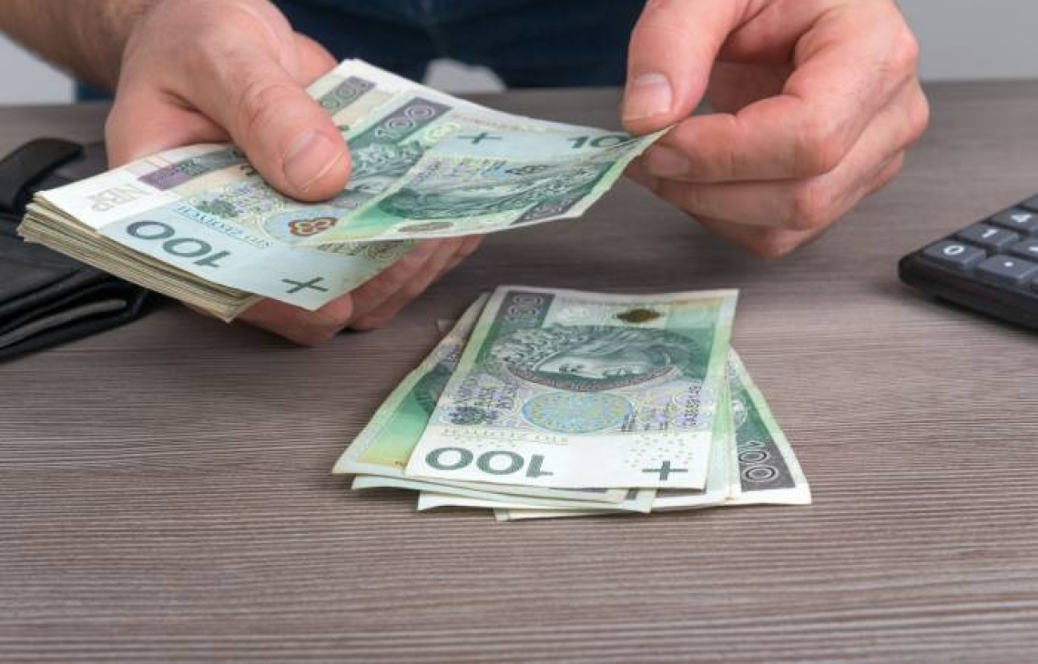 Decyzja rządu o płacy minimalnej i stawce godzinowej