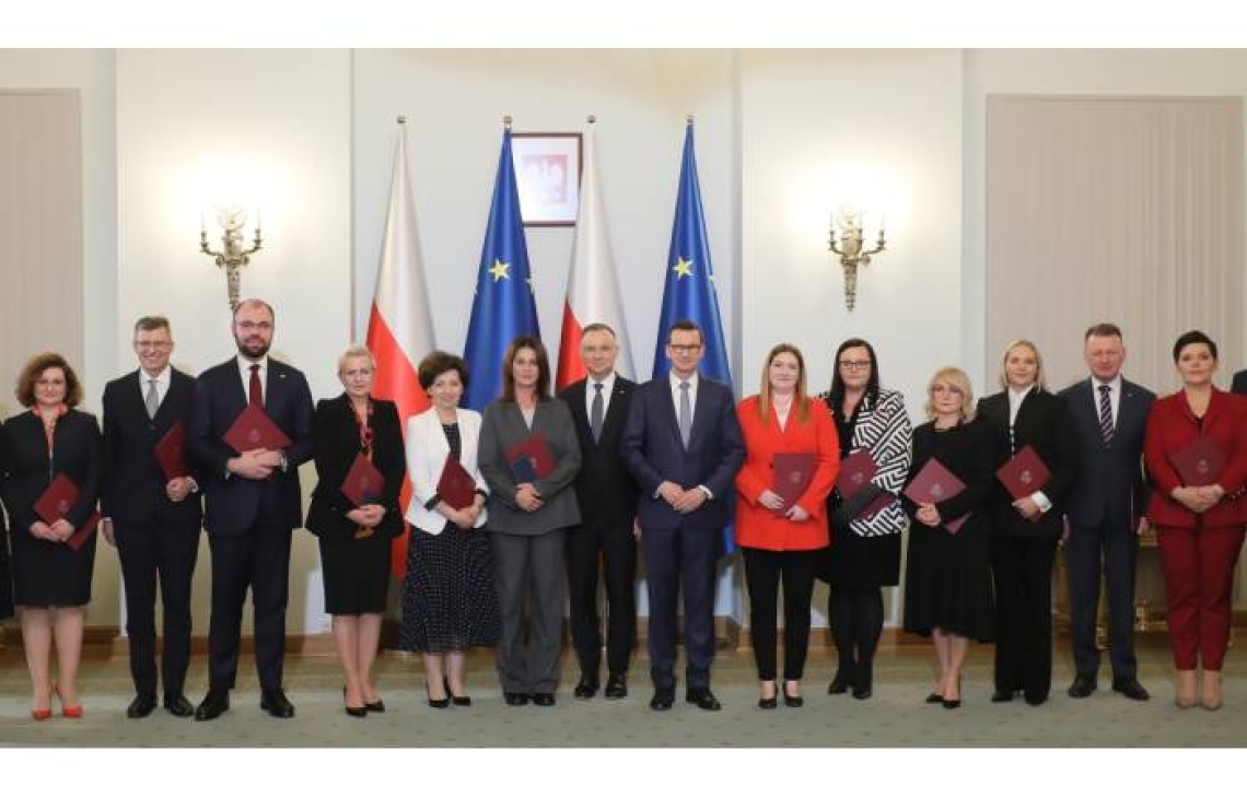 Zaprzysiężono nowy, sfeminizowany rząd