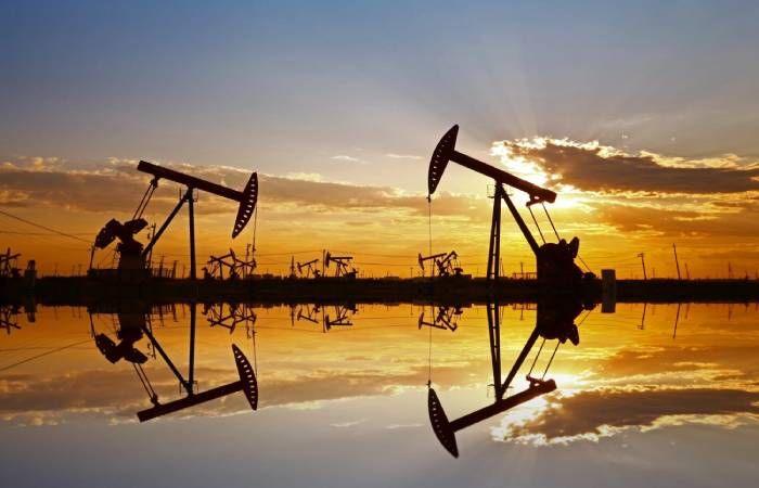 OPEC+ obniża cenę ropy